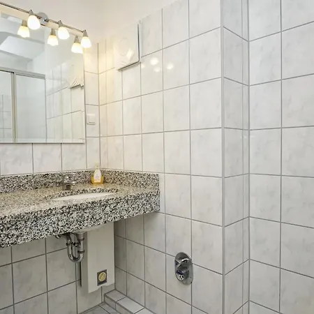 Hafenhaeuser Breege Ferienwohnung 05 ブレーゲ